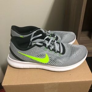 Nike men’s tennis shoes